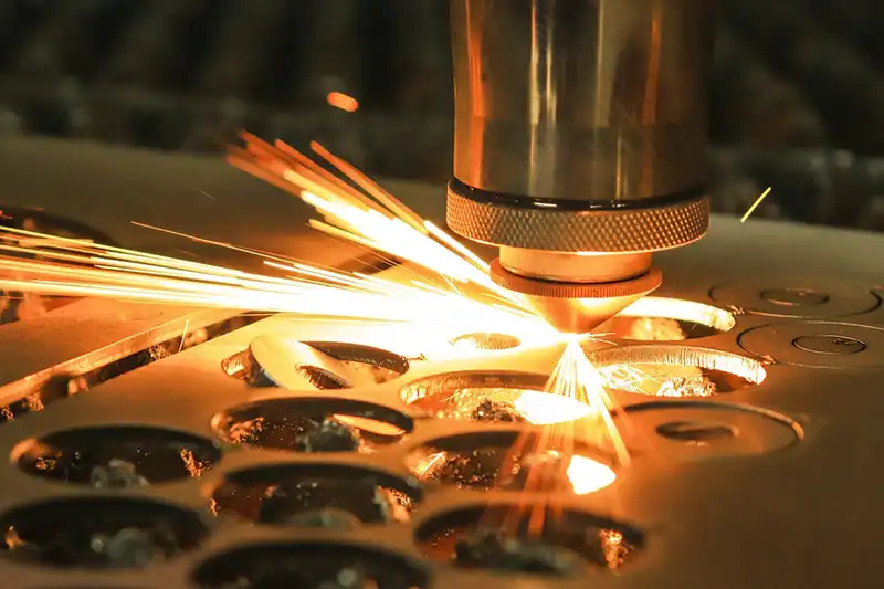 Laser cutting machine