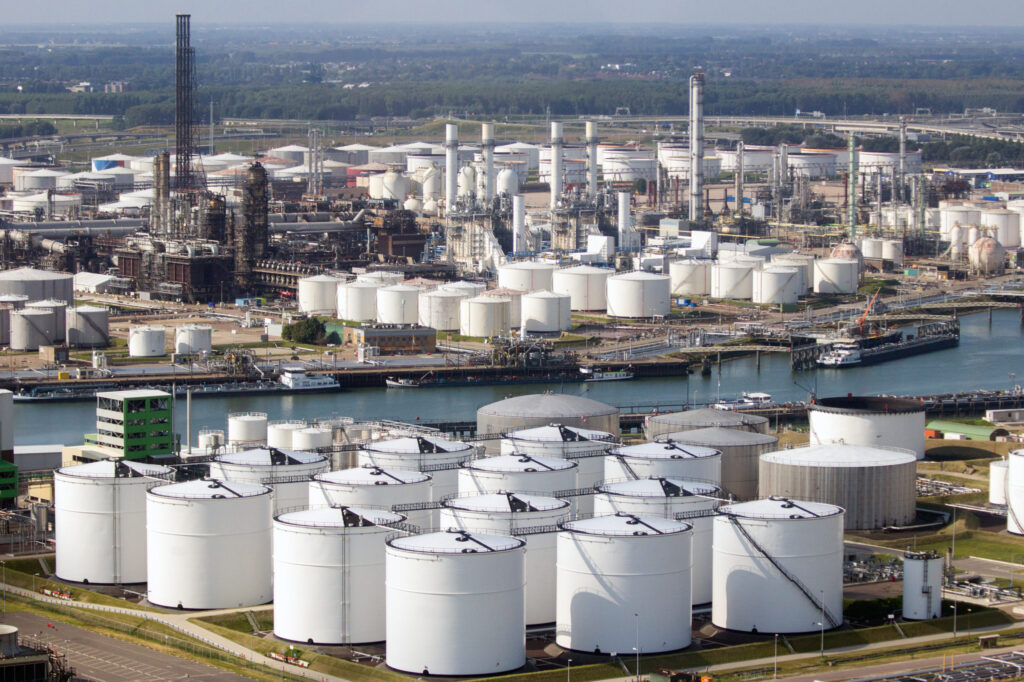 Oil storage systems safeguard enegy infrastructure