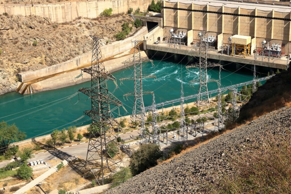 Hydroelectric power integration with the grid