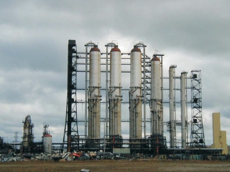 Heavy water industrial plant refurbishment