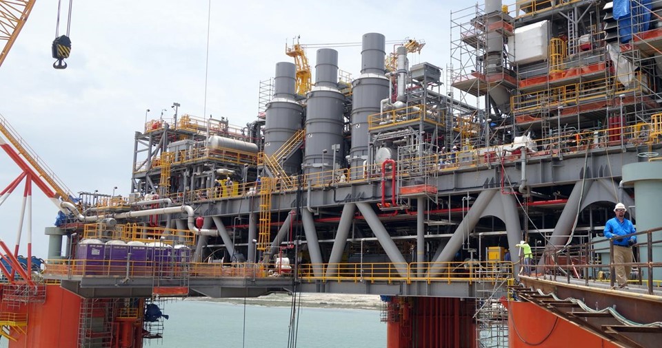 FPSO interconnection with the electrical equipment