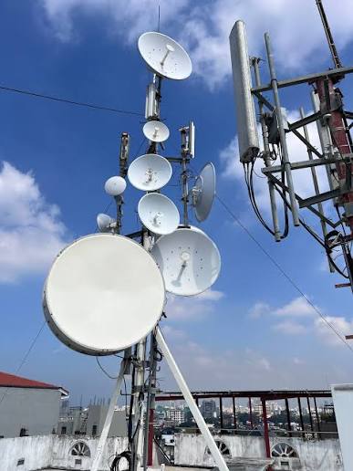 Backbone microwave network deployment